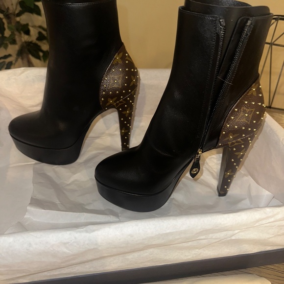 Louis Vuitton Afterglow Platform Ankle Boot - Picture 5 of 6
